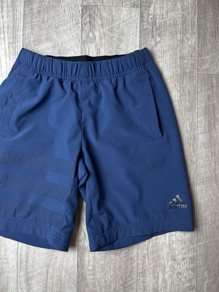 Шорты Adidas размер М 9-10 лет оригинал подростковые спортивные адидас