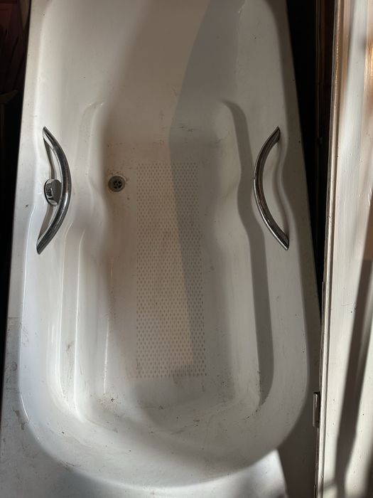 Ванна чавунна б/у в гарному стані без пошкоджень та без плям