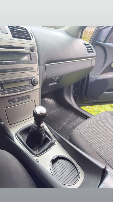 Продається машина Тойота Авенсіс 2010 рік