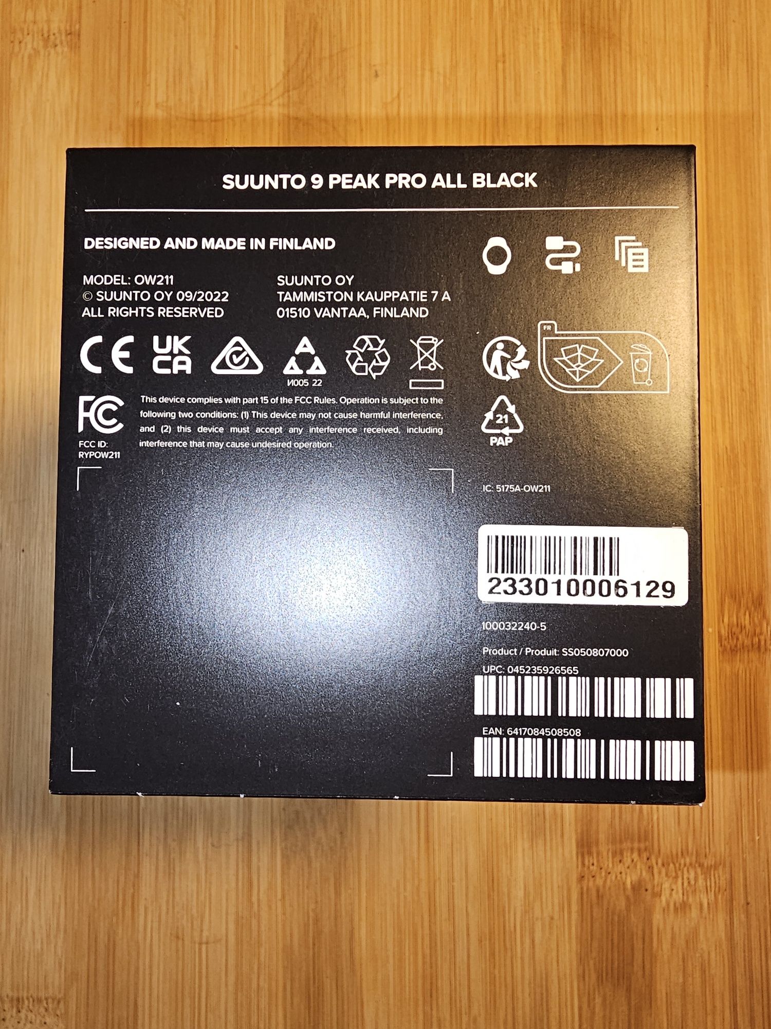 Sunto Vertical Black , Sunto 9 Peak Pro Black .