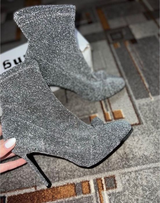 Люрексовые полу сапожки туфли