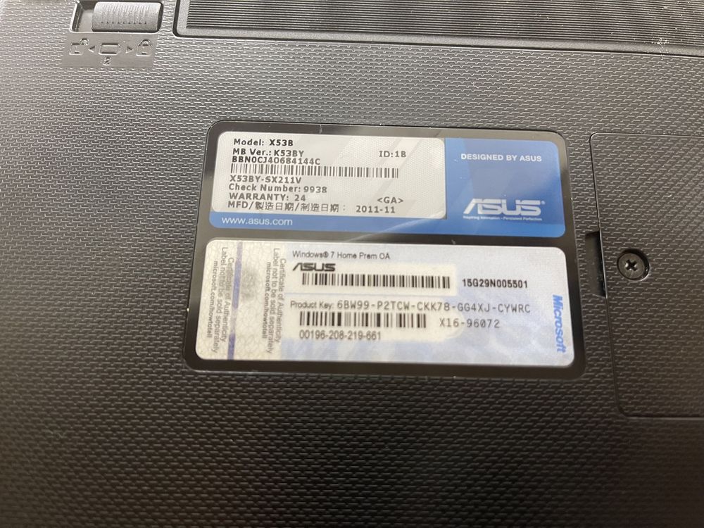 Asus x53b з зарядним пристроєм