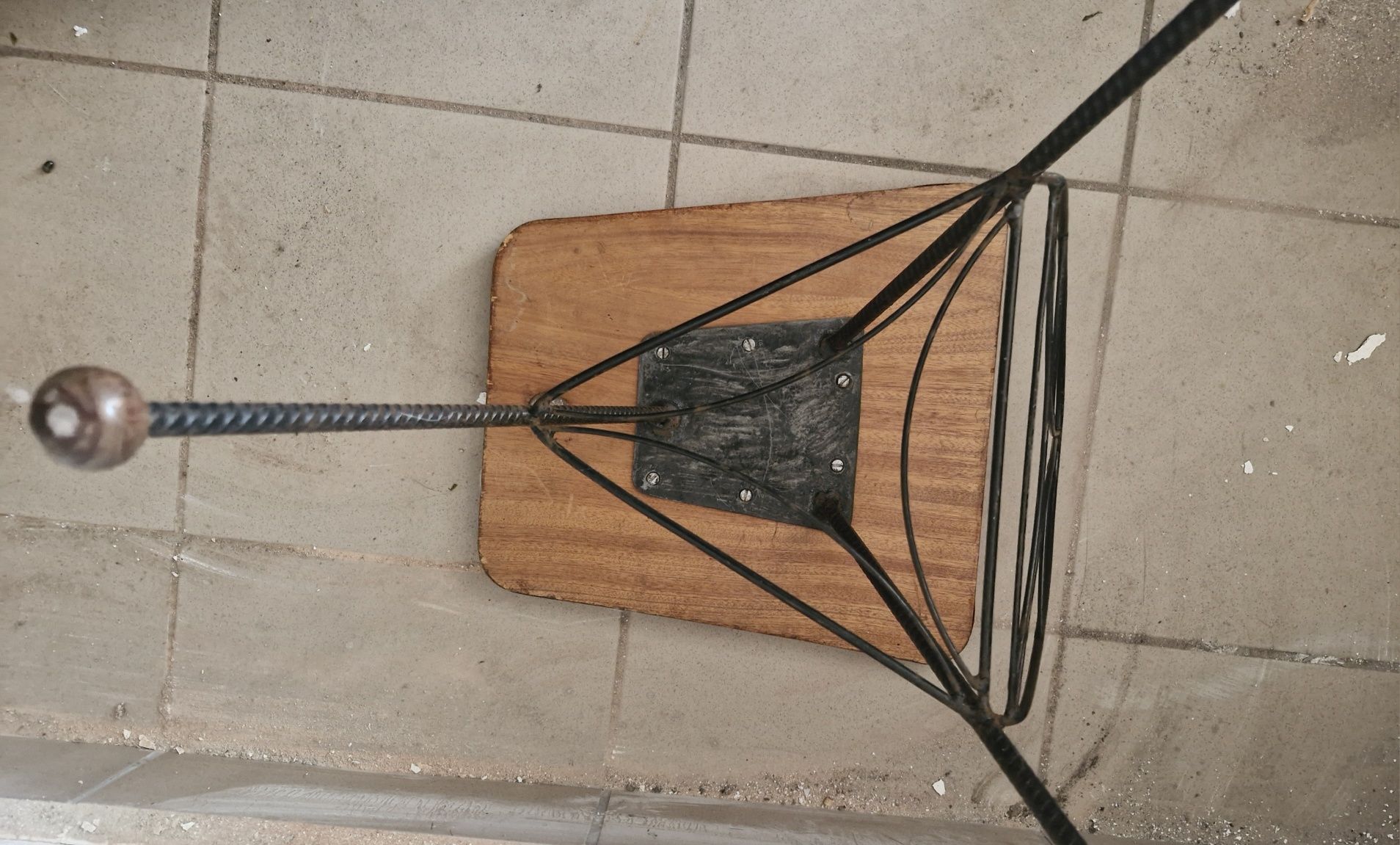 Gazetnik pod lampę PRL