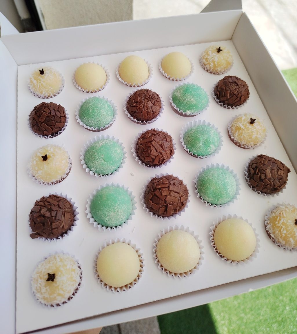 Doces / brigadeiros para festa
