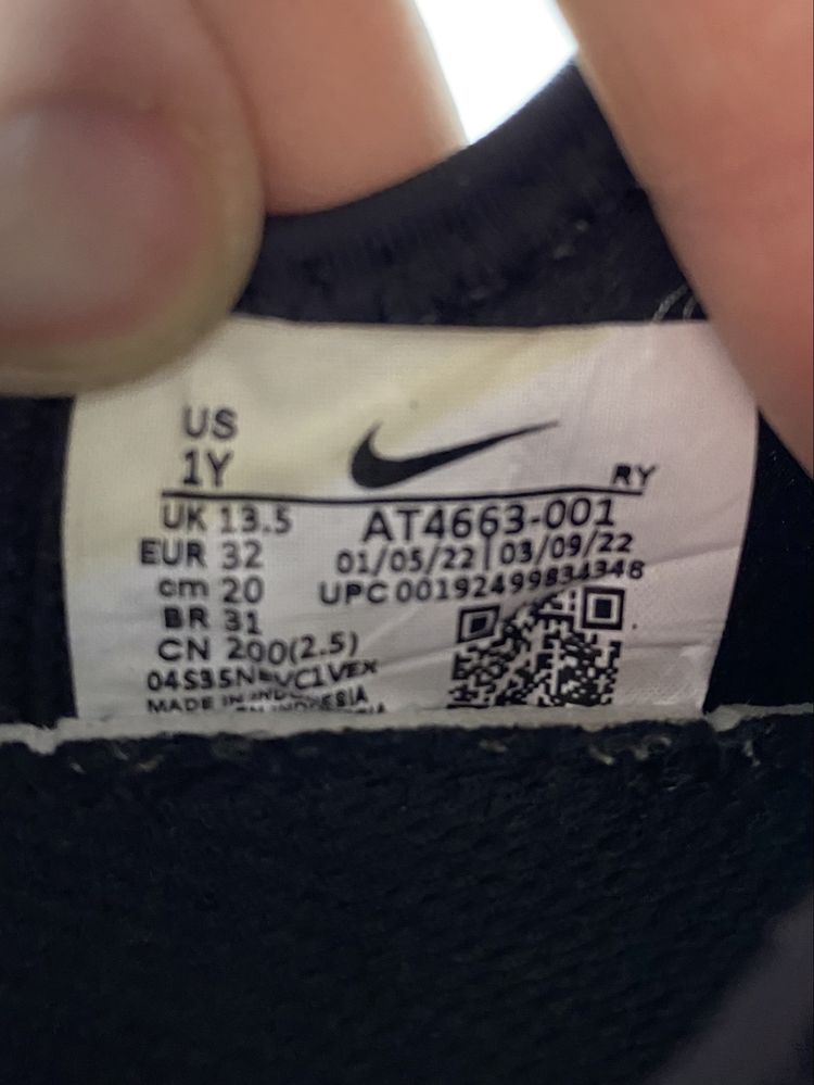 Nike runner кроссовки 32 размер детские чёрные оригинал