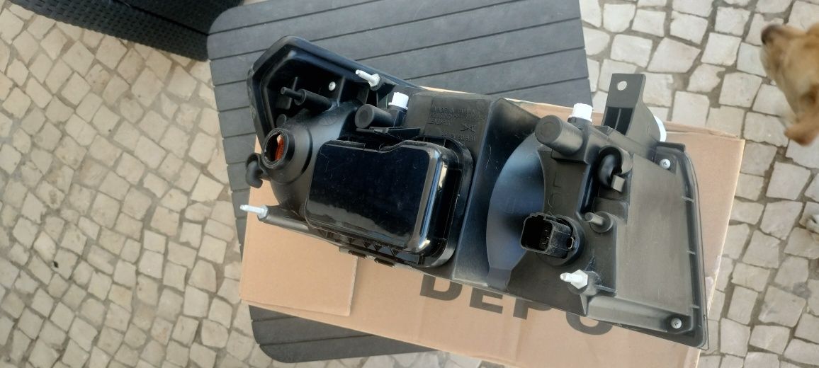 Farol Esq Ford Transit mk7