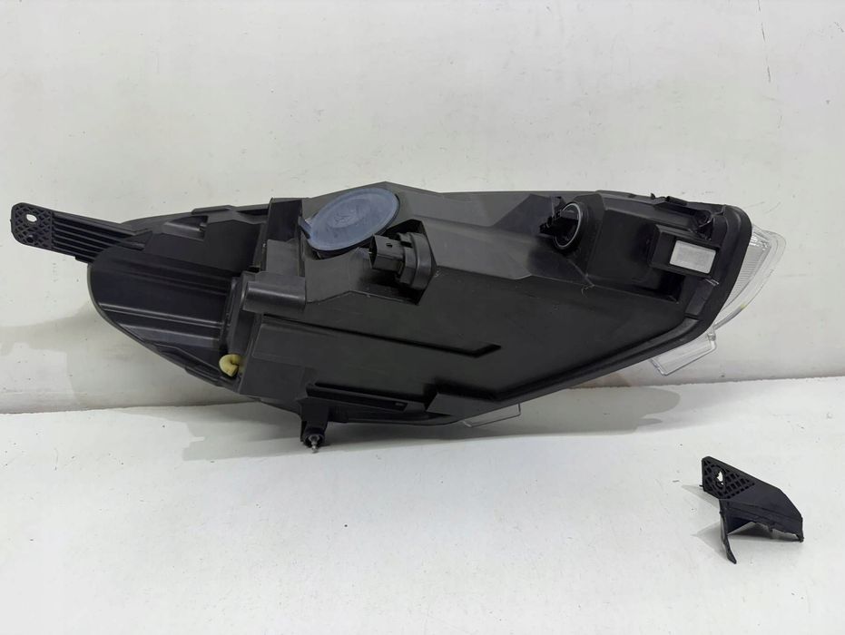 ford fiesta mk8 viii lampa lewa przód led l1bb-13e015-ac