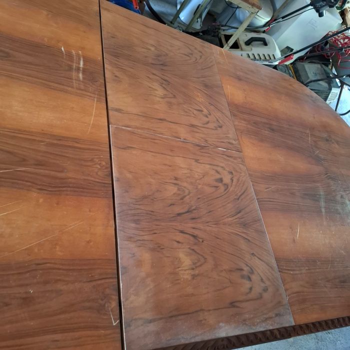 Mesa de jantar com oito cadeiras