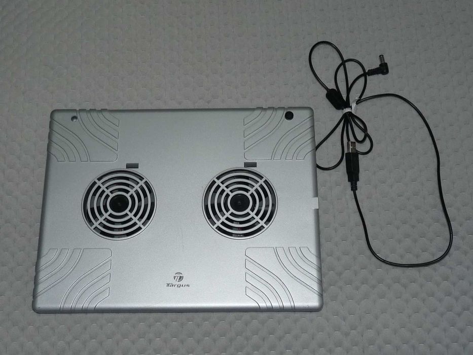 Podstawka chłodząca pod laptopa Targus srebrna