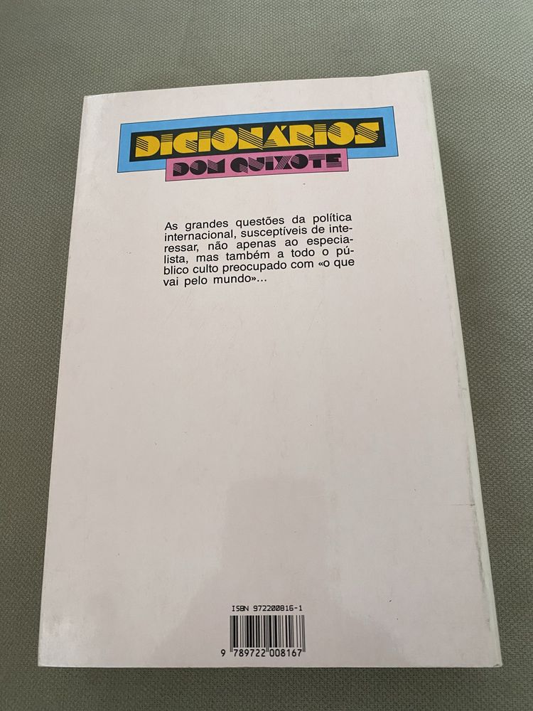 Dicionário de Política Internacional - Charles Zorgbibe