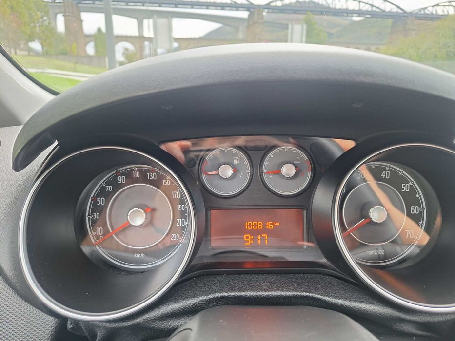 Fiat Punto Ano 2014 com 100.000 km