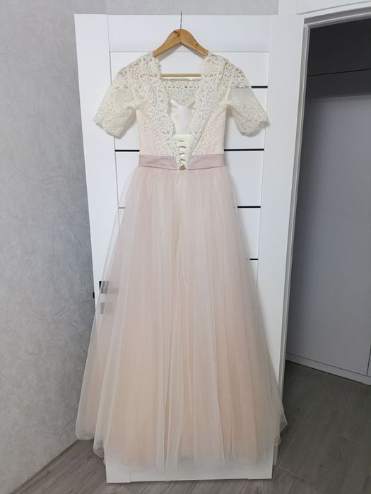 Сукня весільна пудрового кольору