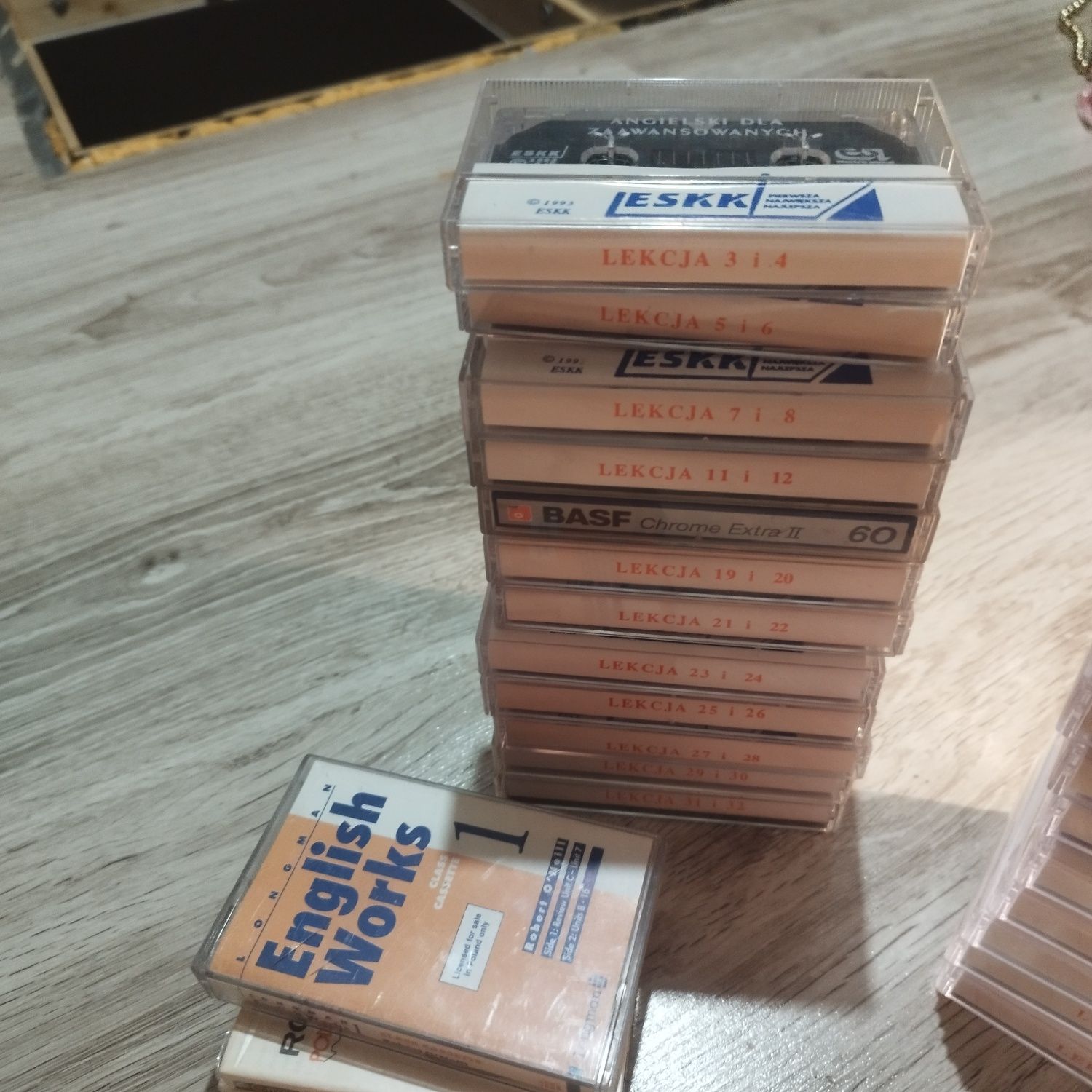 Zestaw kaset Magnetofonowych trzy języki 27szt