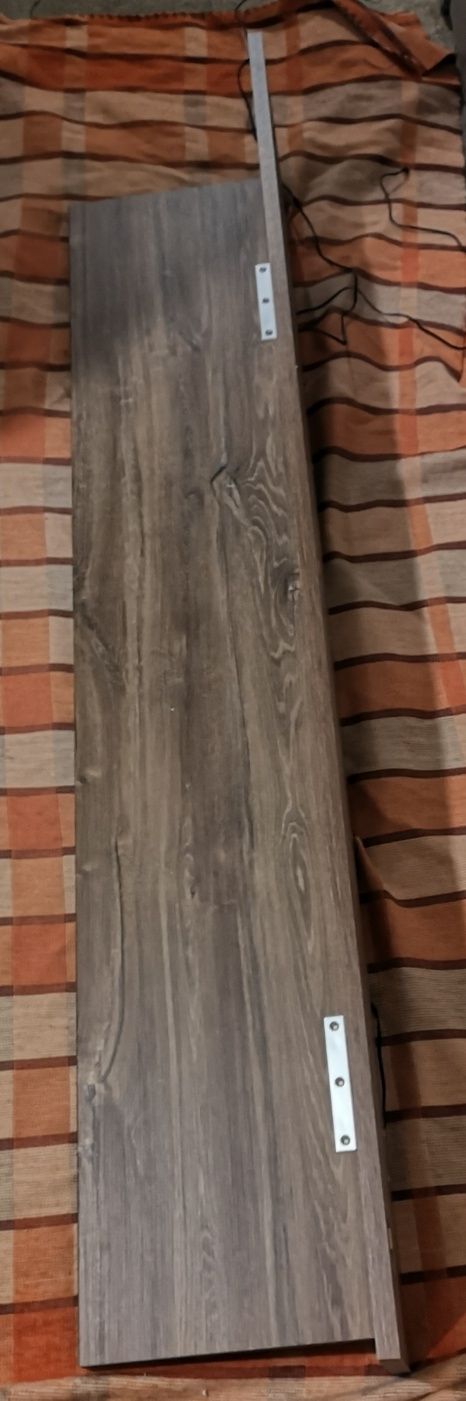 Pułka  z oświetleniem nowa