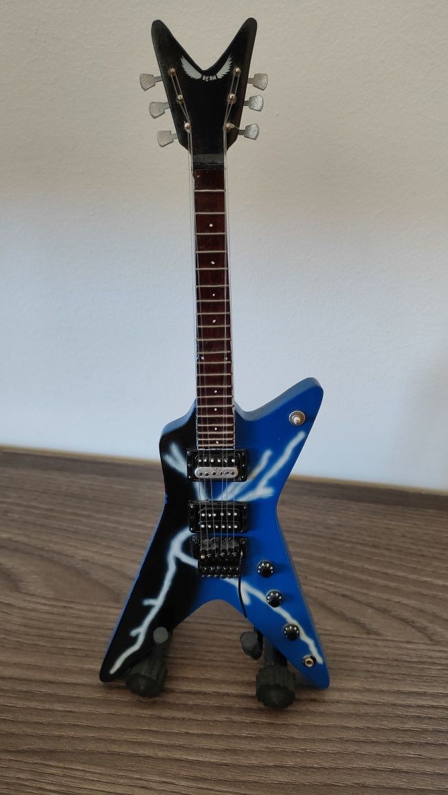 Guitarra Miniatura Pantera