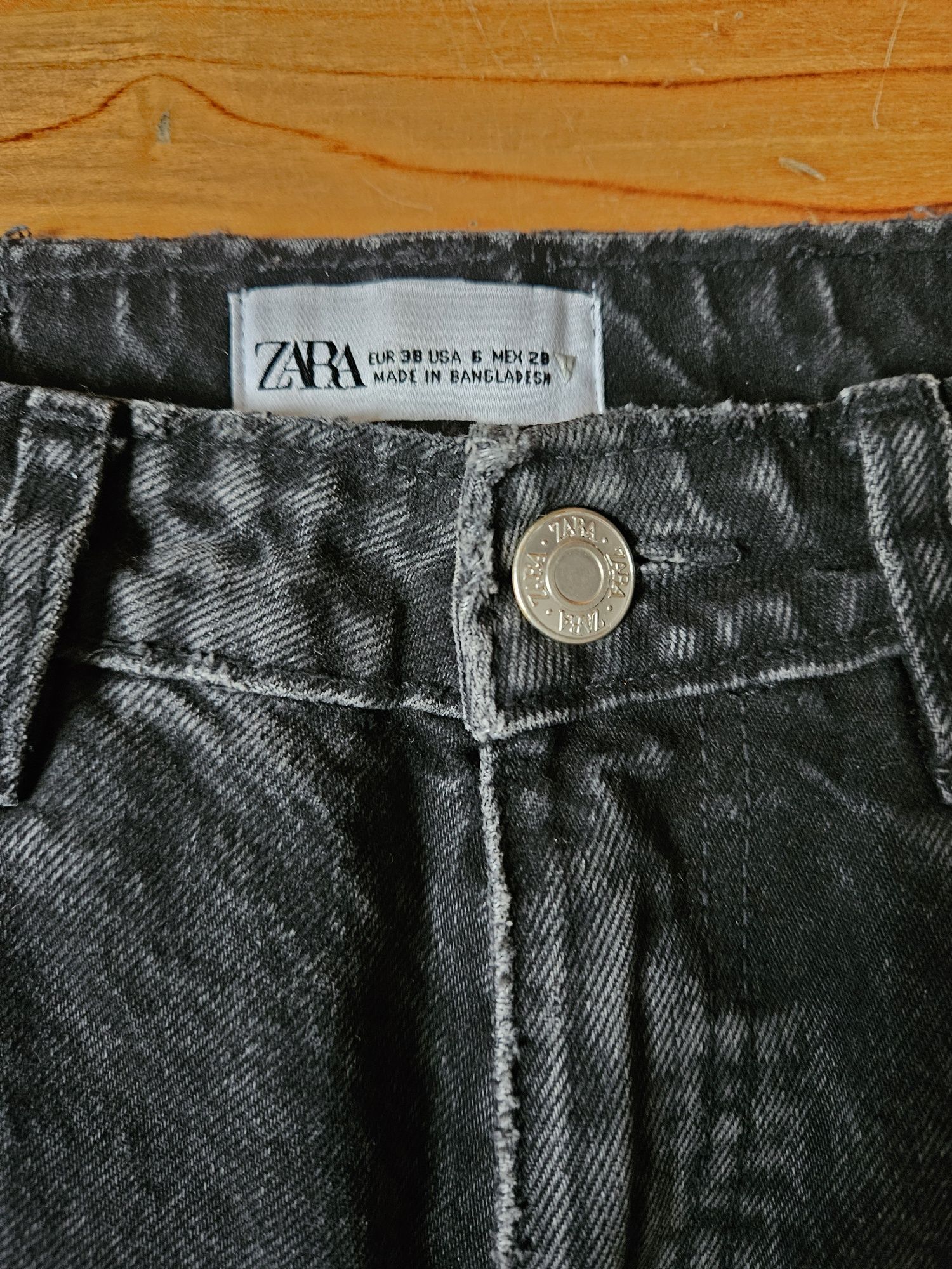Czarne jeansy Zara 38