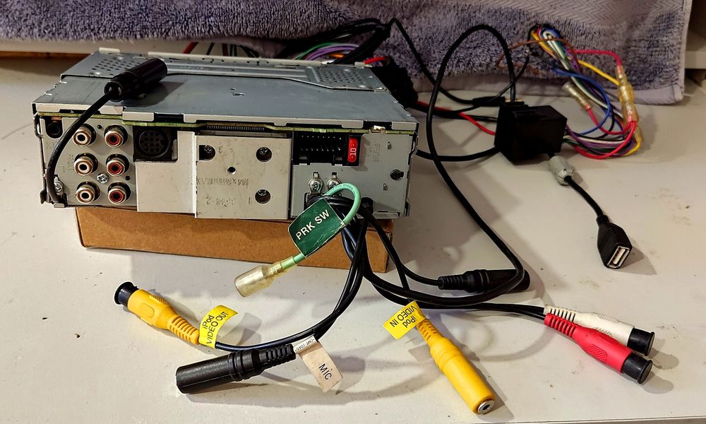 Автомагнитола Kenwood KIV-BT900