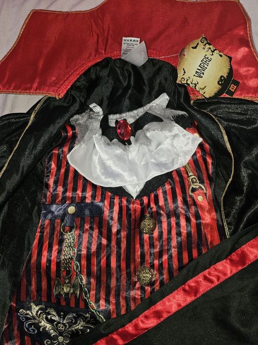 Костюм Дракула на хеллоуин.