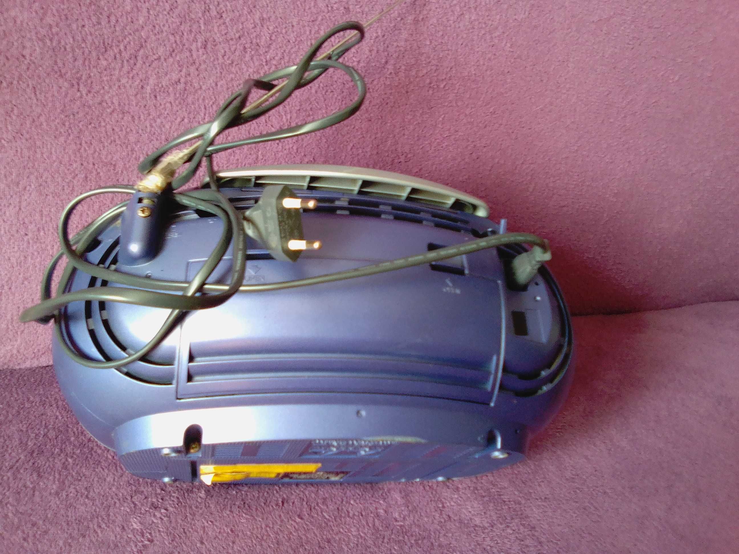 LG radiomagnetofon , CD Player .