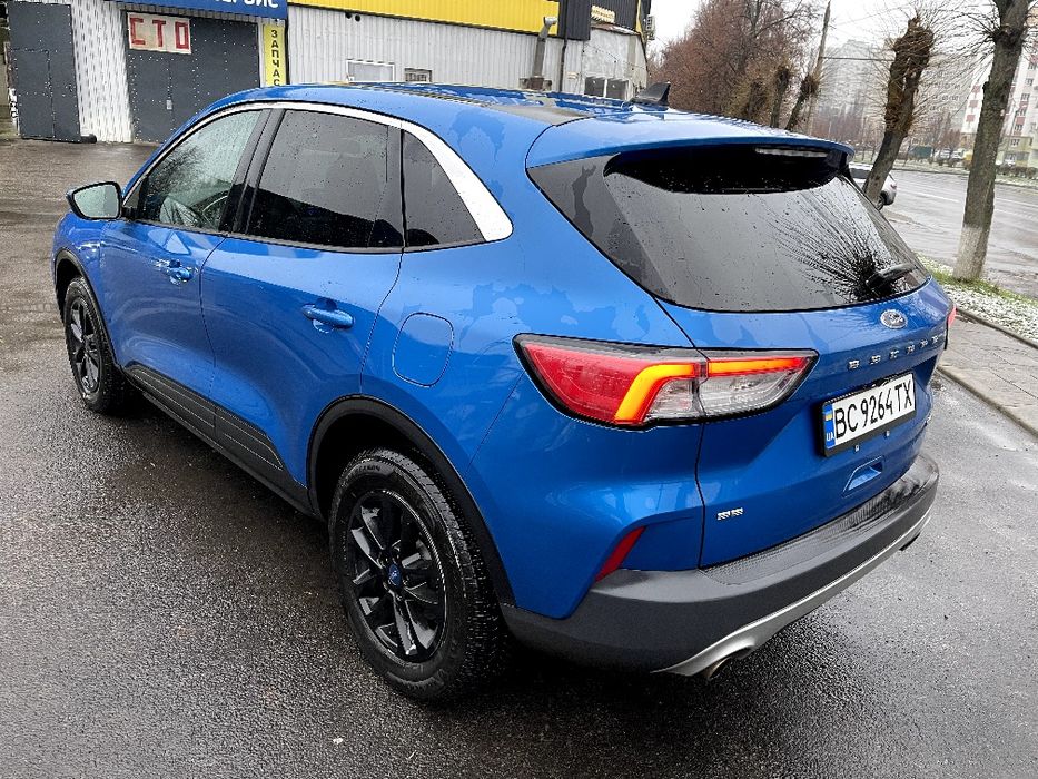 Продам Ford Escape 2021
