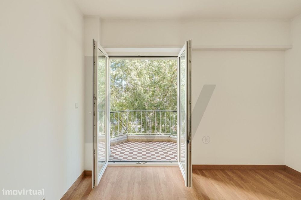 Apartamento T1 RENOVADO e PRONTO A HABITAR na Reboleira, Amadora.