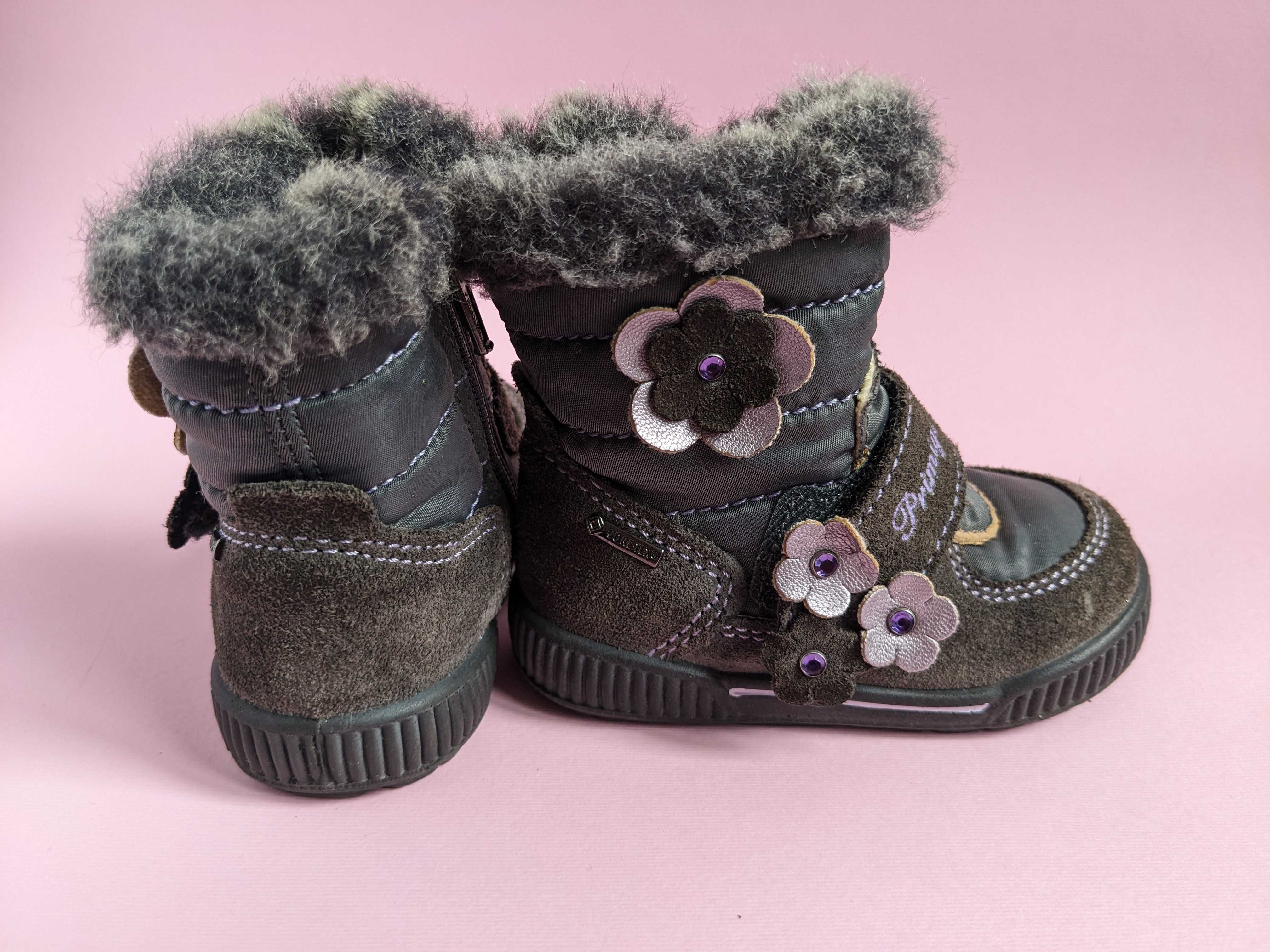 Зимові чобітки для дівчинки, бренд Primigi, 19 розмір, стан ідеальний