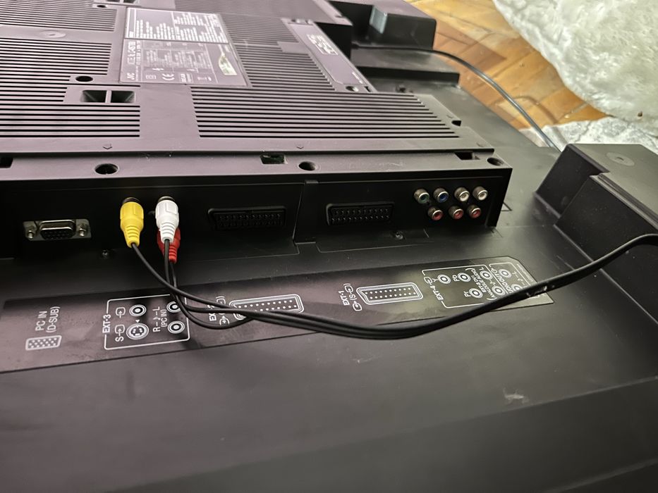 Телевізор JVC LT-40S70BU 40 дюймів