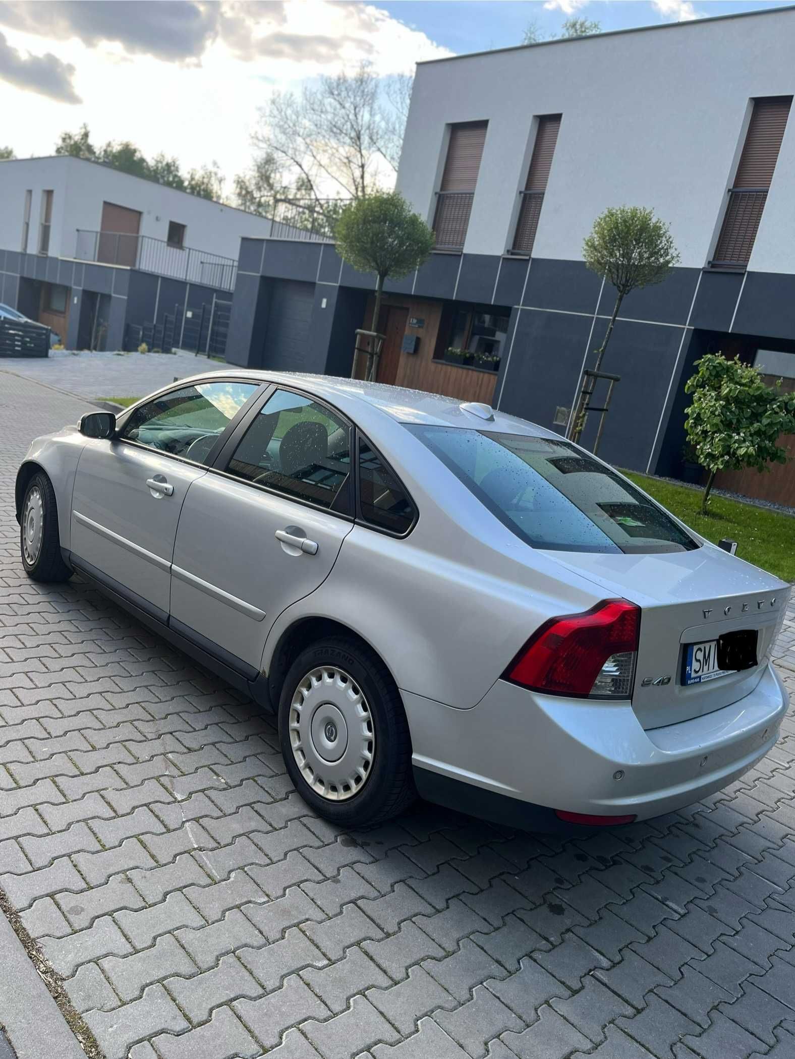 Szukasz niezawodnego samochodu? Volvo S40 na sprzedaż.