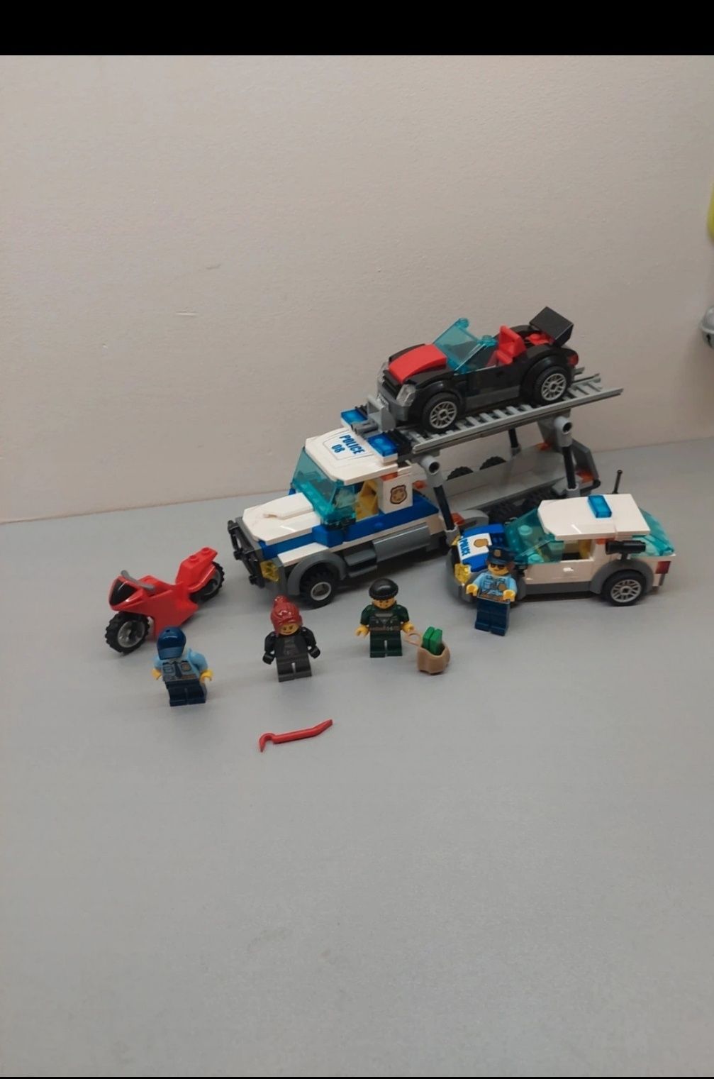 LEGO CITY policja police pościg 60143 skok na transporter