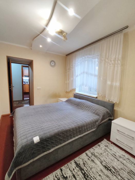 Продаж 3 кімнатної квартири на Київській