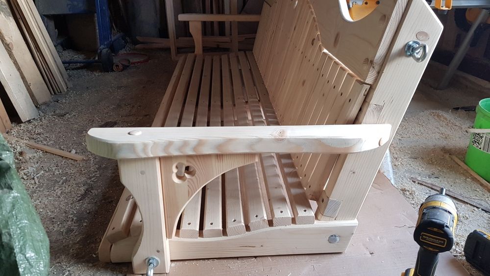 Ławka do huśtawki z drewna