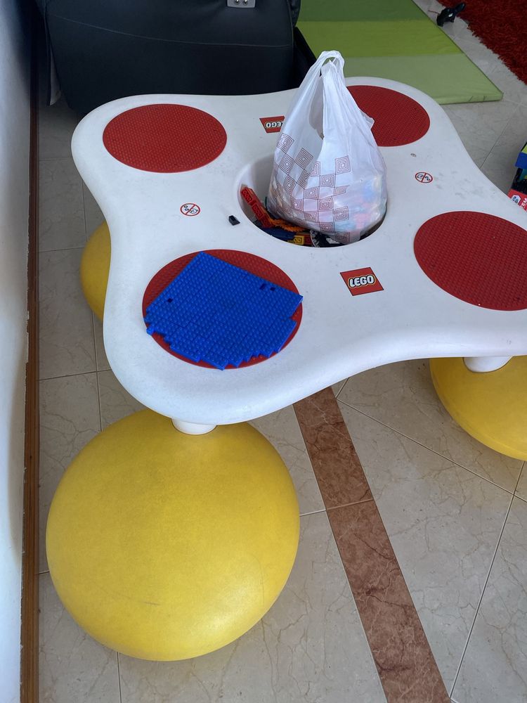 Mesa LEGO para construcao