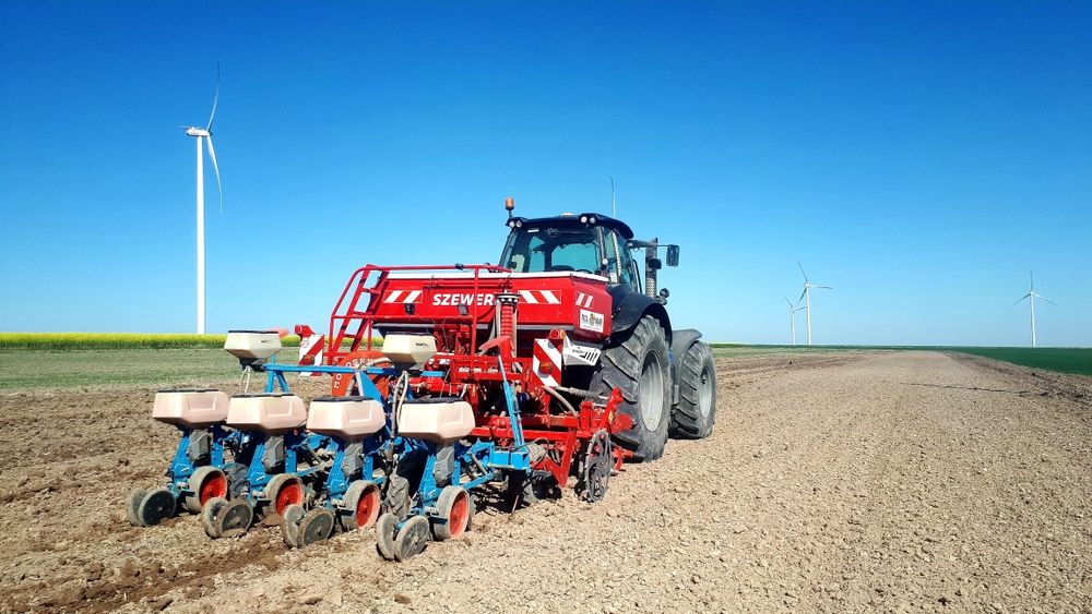 Usługi rolnicze Koszenie zbóż kukurydzy Siew pasowy STRIP TILL S