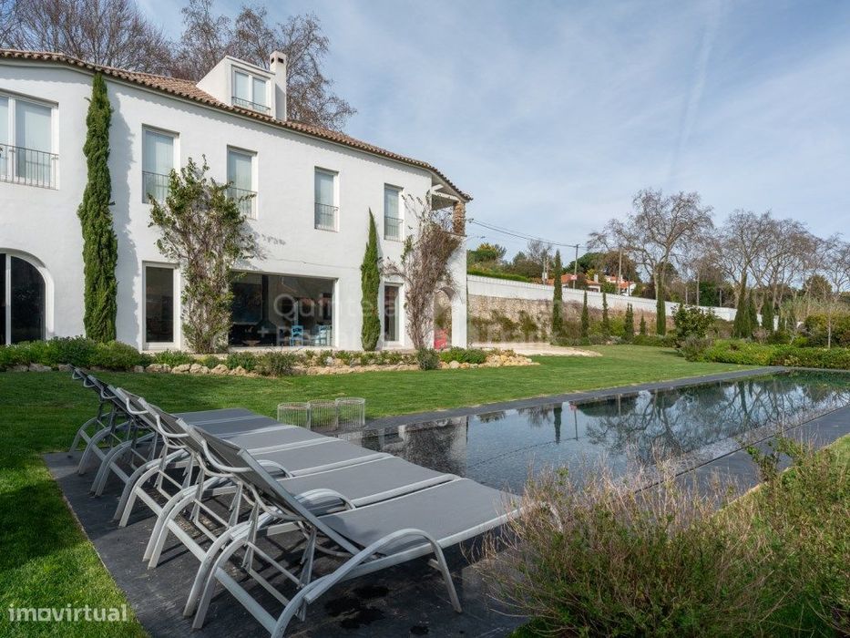Moradia T5 com jardim e piscina para arrendamento em Sintra