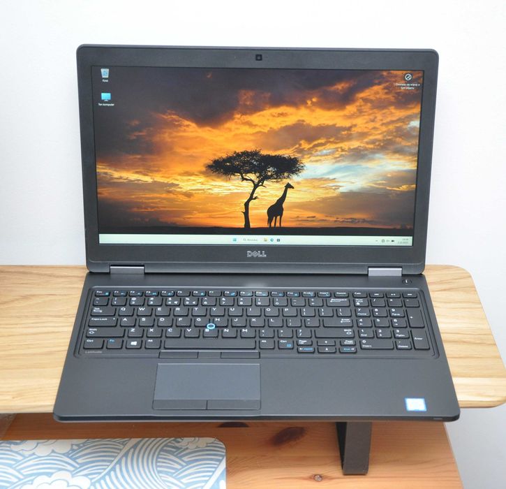 Laptop Dell Latitude 5580, i5-7300U, nowy SSD, stan dbd