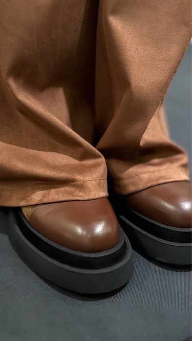 Шкіряні шоколадні черевики Італія