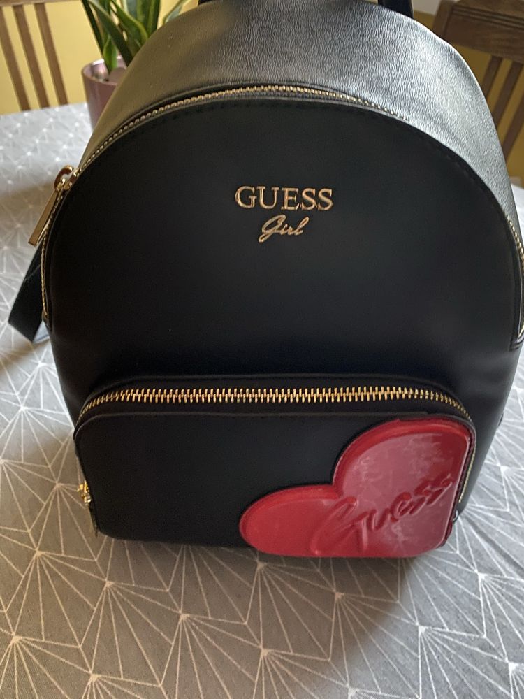 Śluczny Plecak Guess