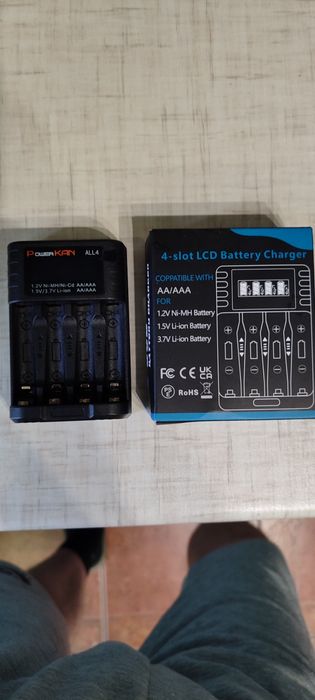 Зарядка для пальчиковых батареек ( PowerKan all4)