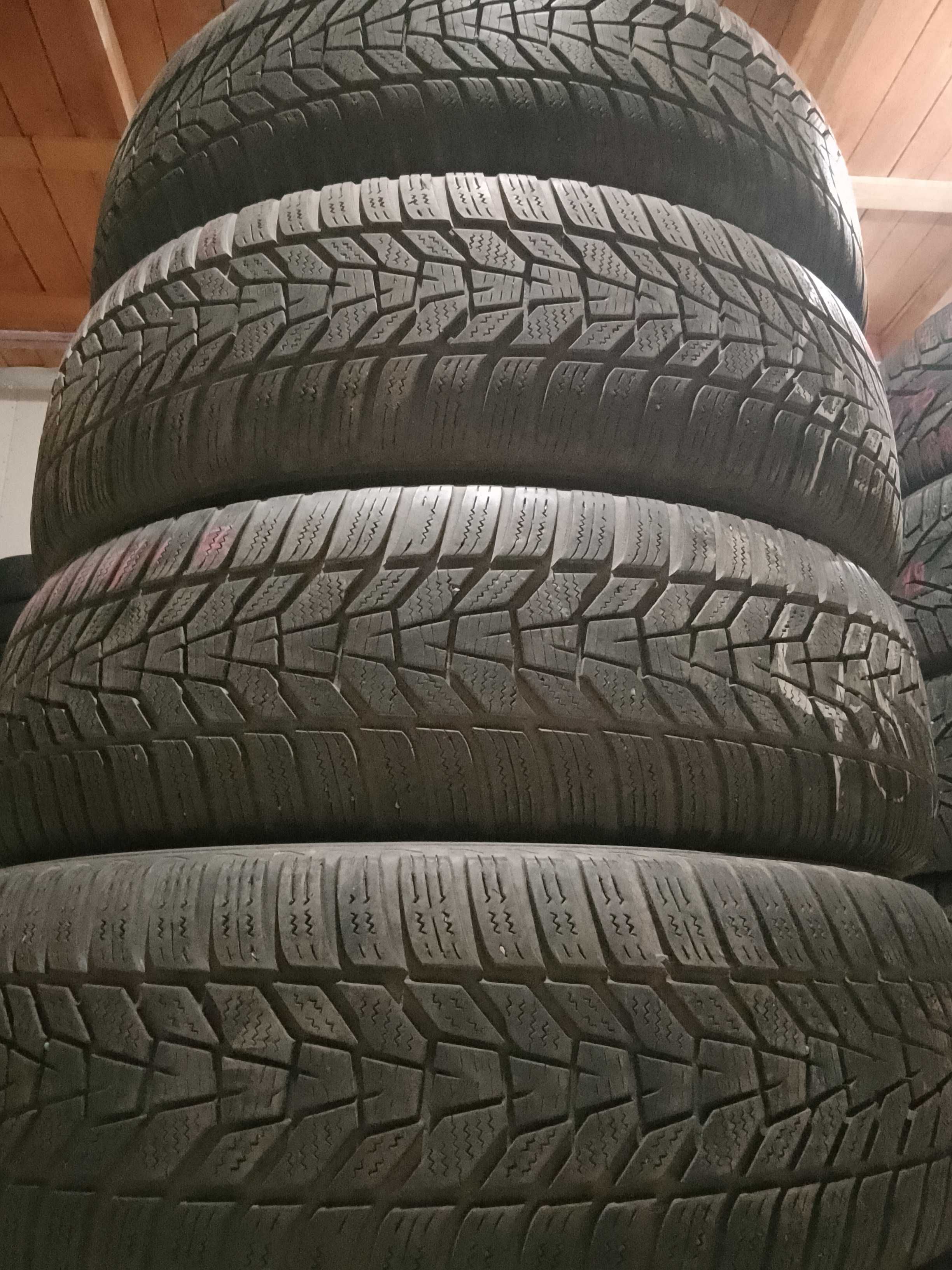Комплект шин 215/65R17 HANKOOK  Winter Icert Ivo3