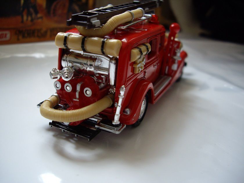 Matchbox Model Of Yesteryear Cadillac Fire Wagon