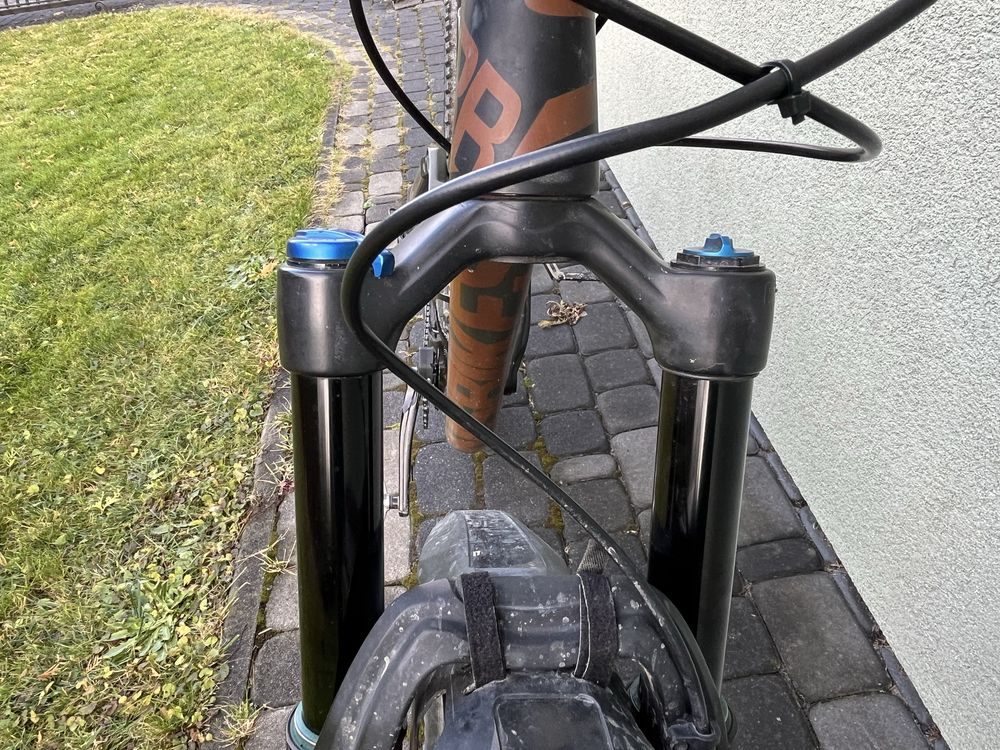 Rower MTB NS Bikes Snabb 130 plus 1, zawieszenie FOX