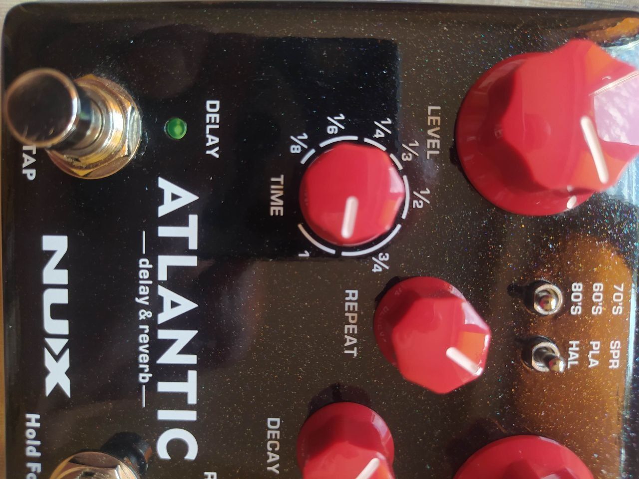 Nux Atlantic reverb and delay