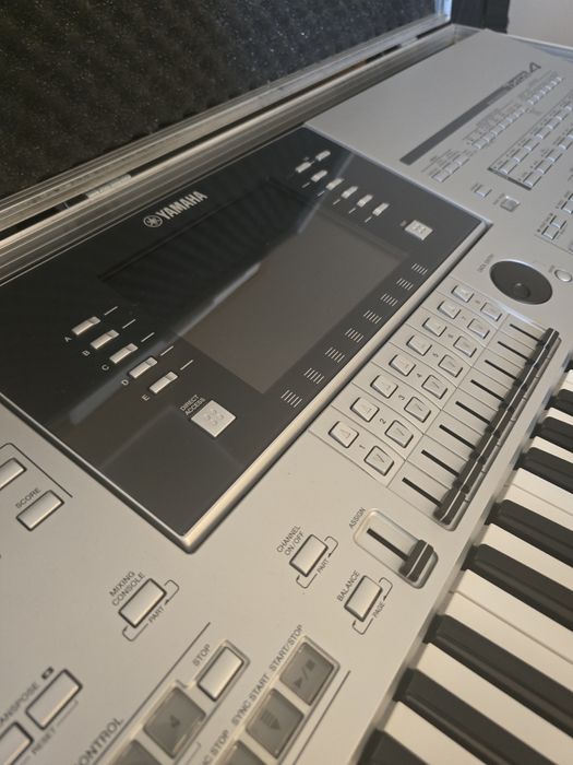 Yamaha Tyros 4 w IDEALNYM STANIE