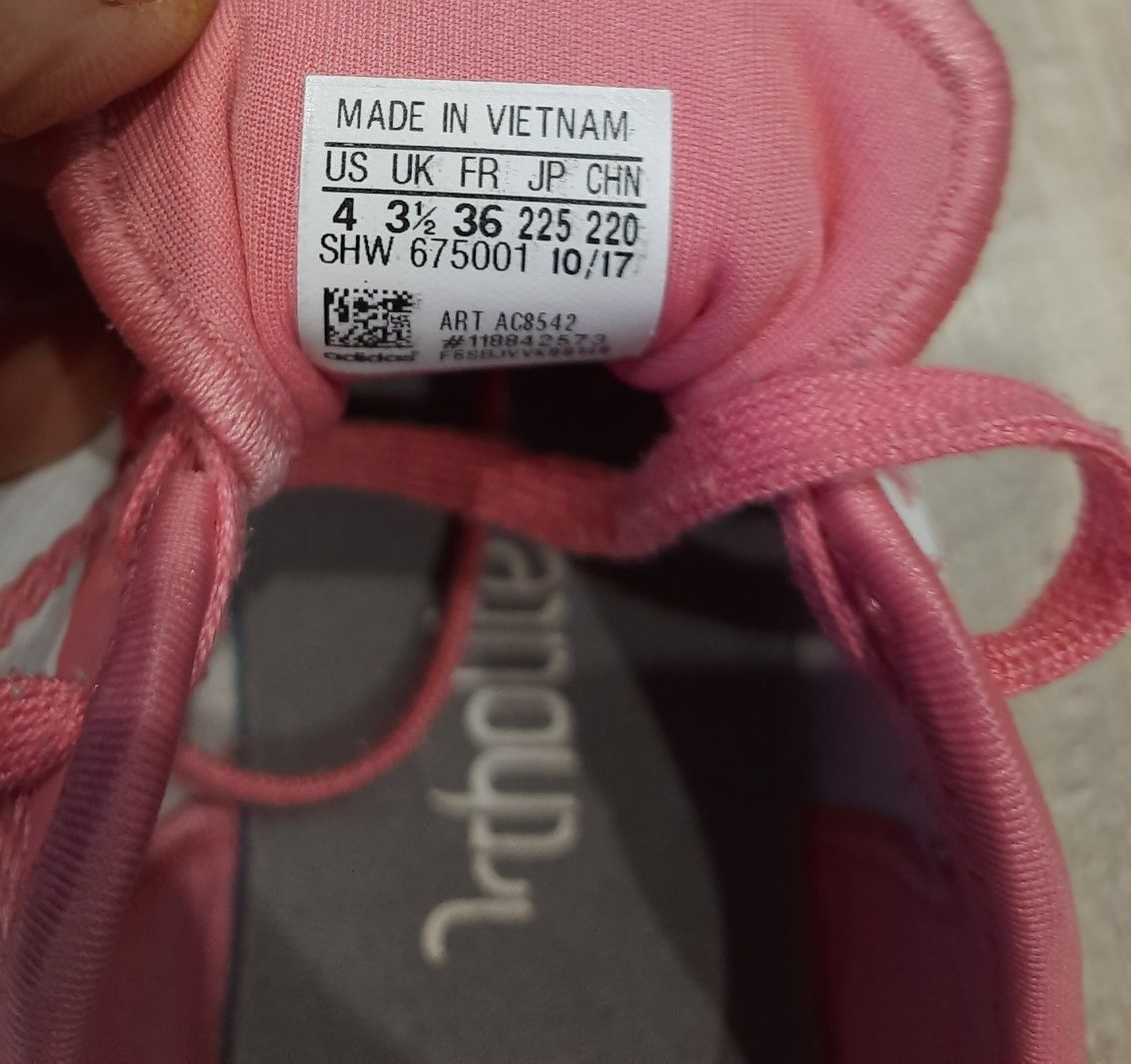 Кроссовки фирмы "Adidas ", 36 размер