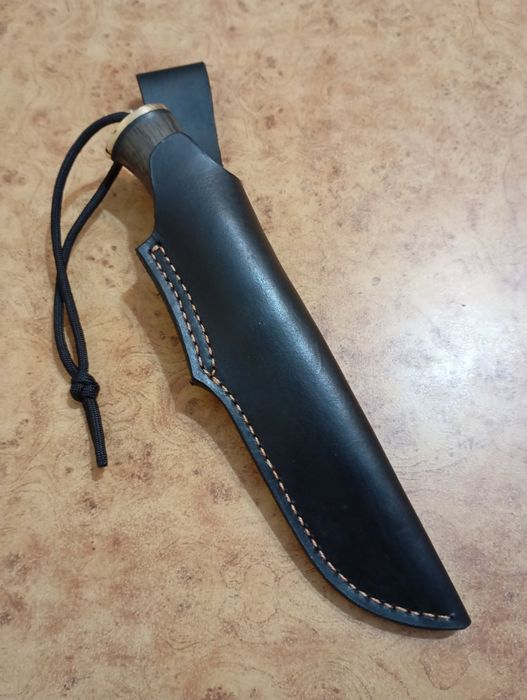 Ніж ручної роботи.