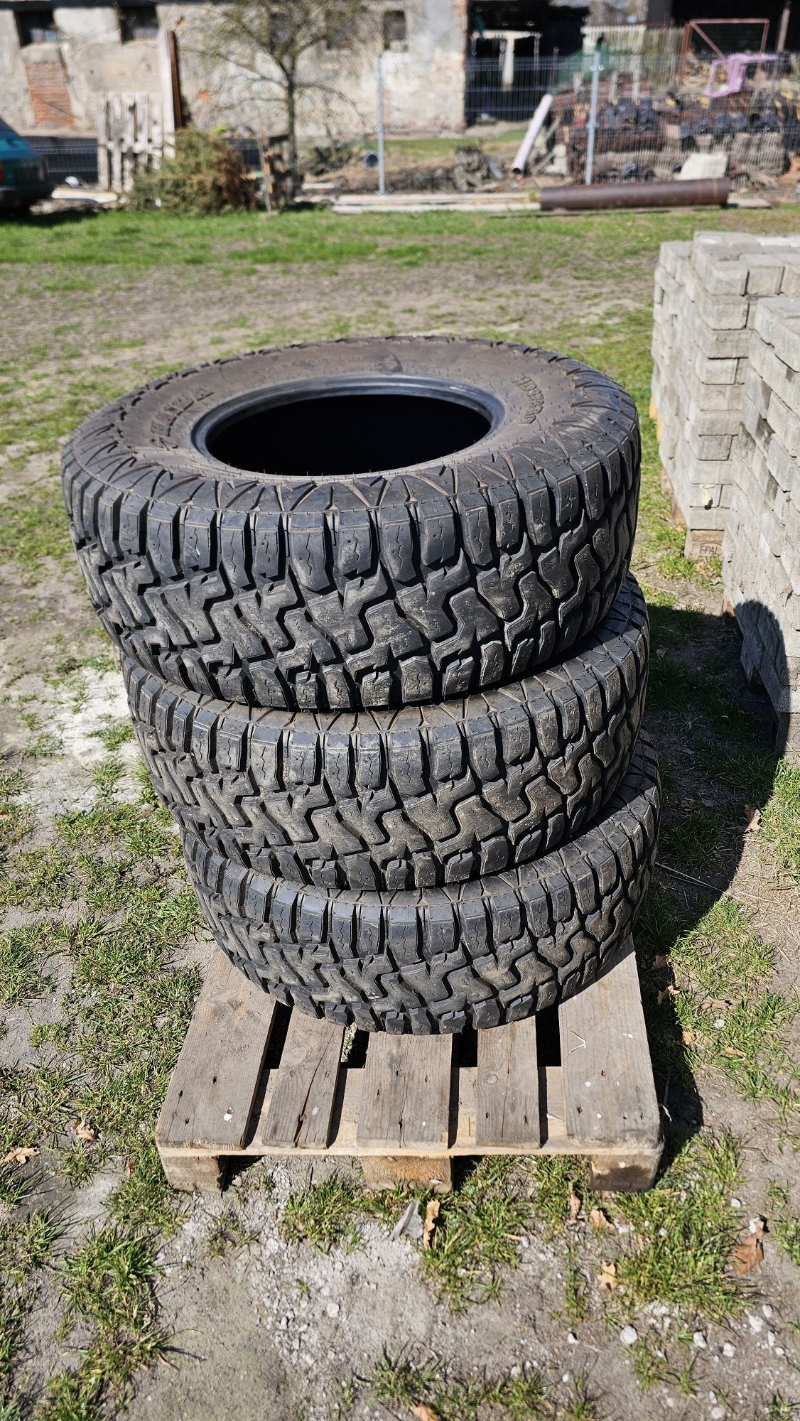 37x13.5x18 Opony MT