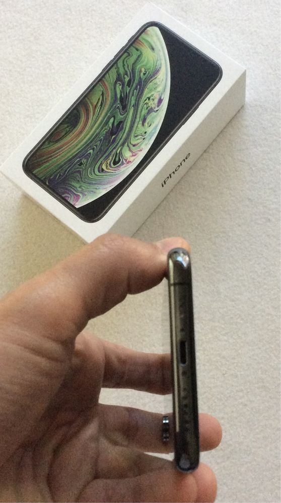 iPhone XS 64GB space grey