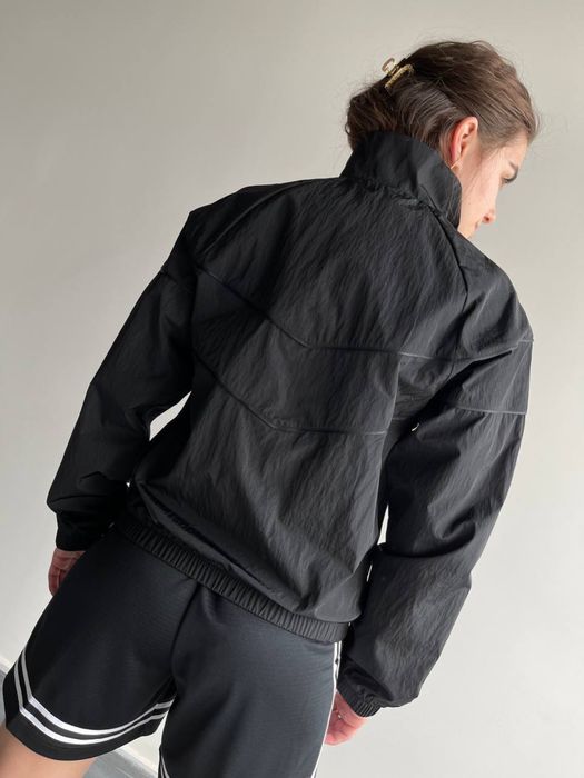 Жіноча вітровка Nike Nsw Nk Wr Wvn Uv Fz Jkt (FV6304-010)