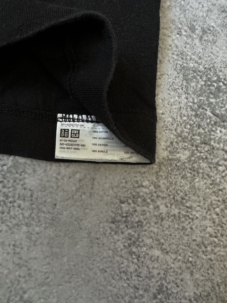 Футболка Uniqlo x Kaws