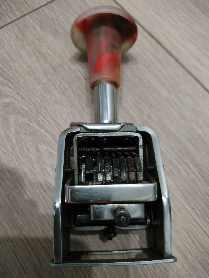 Stary datownik vintage